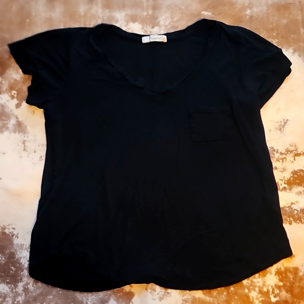 Freebird V-neck T-shirt. Size: S